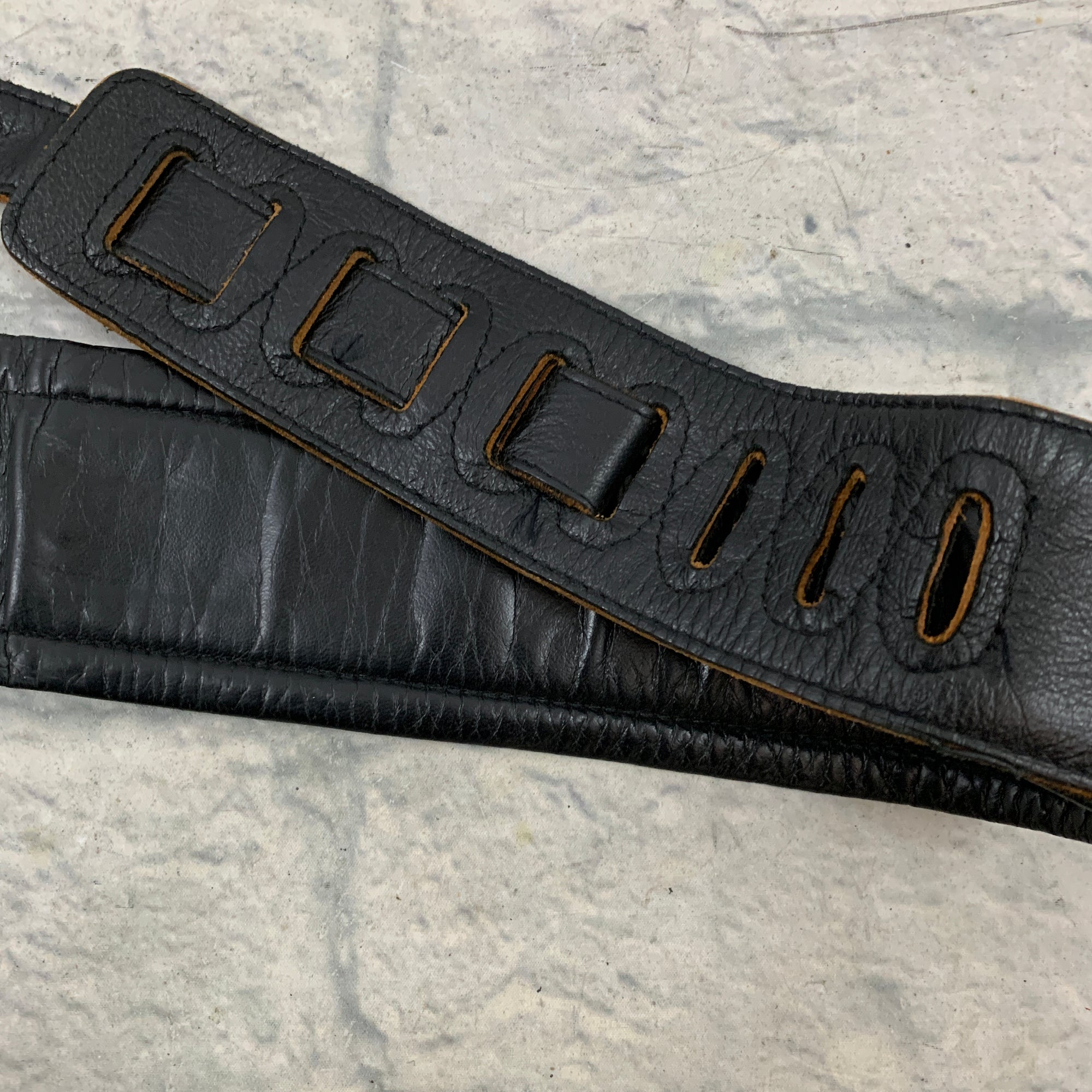Levy's PM32 Leather Guitar Strap Black - Evolution Music