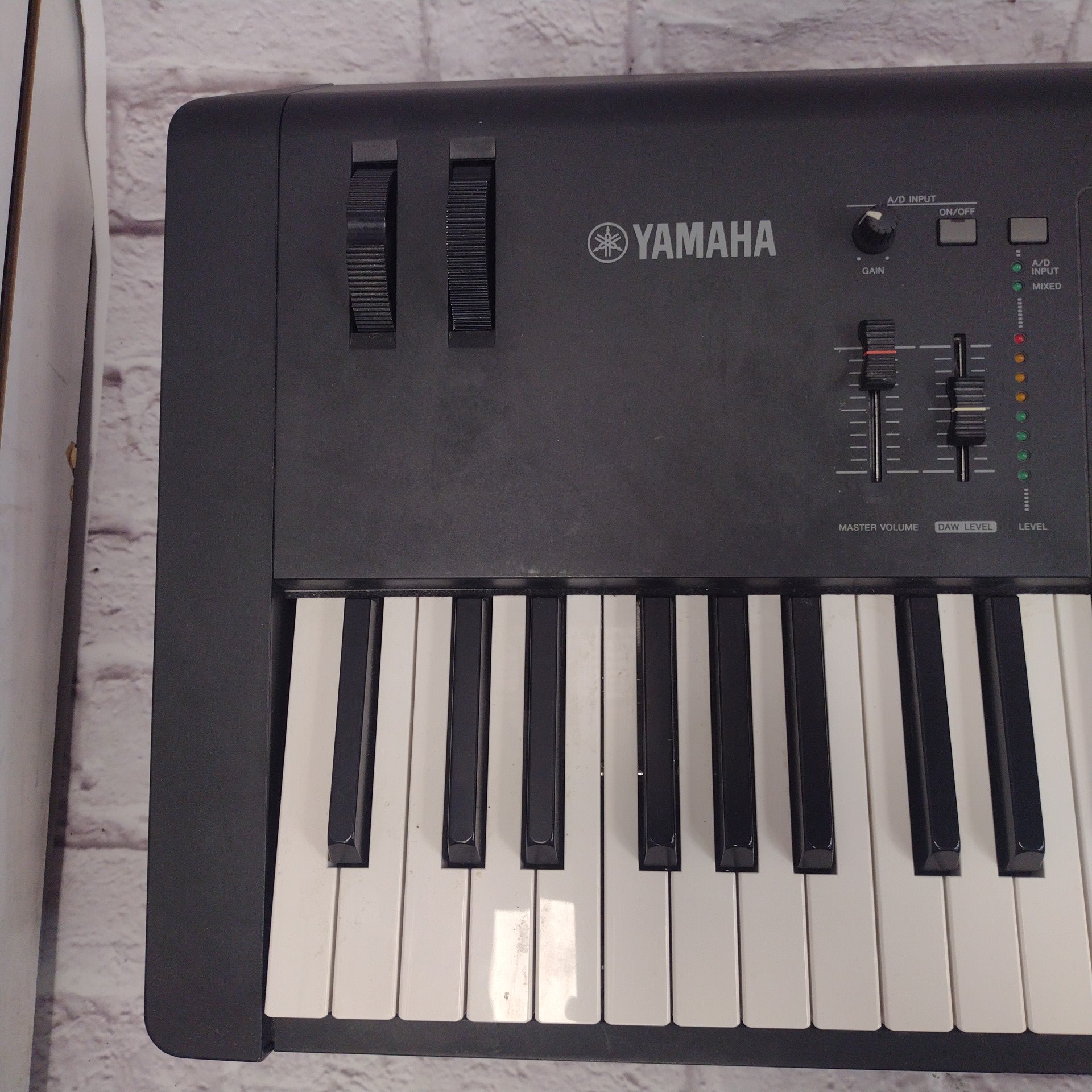 Yamaha MOX8 88-Key Workstation Keyboard