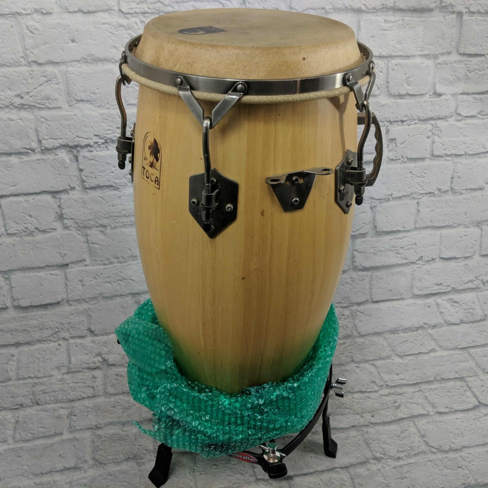 Toca Conga Natural Finish With Stand and Case - Evolution Music