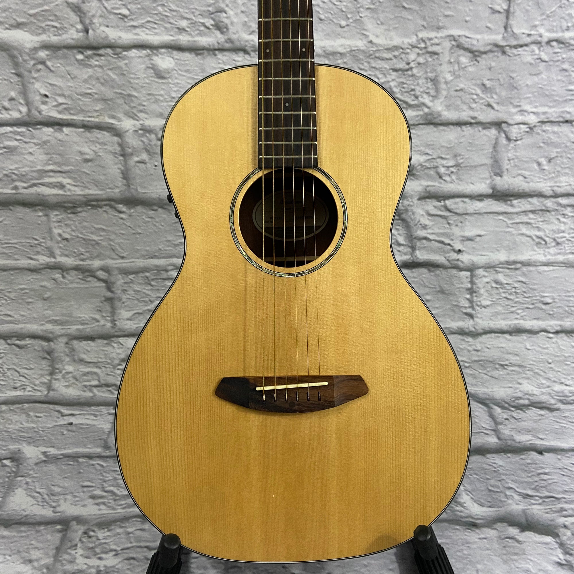 breedlove pursuit parlor guitar