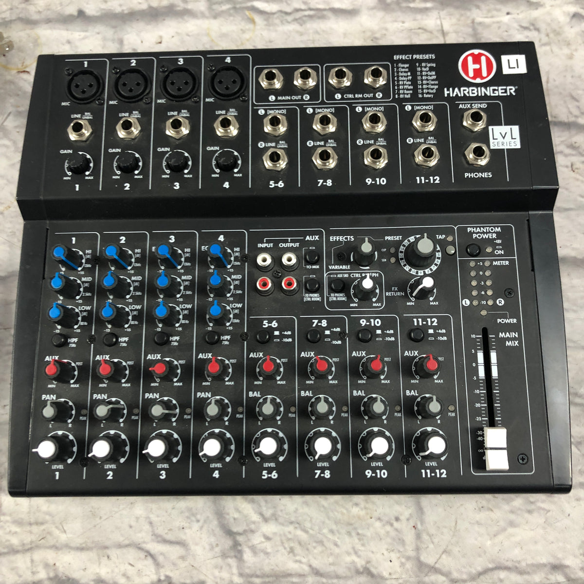 Harbinger L1202FX 12 Channel Passive Mixer with Effects Power Amp ...