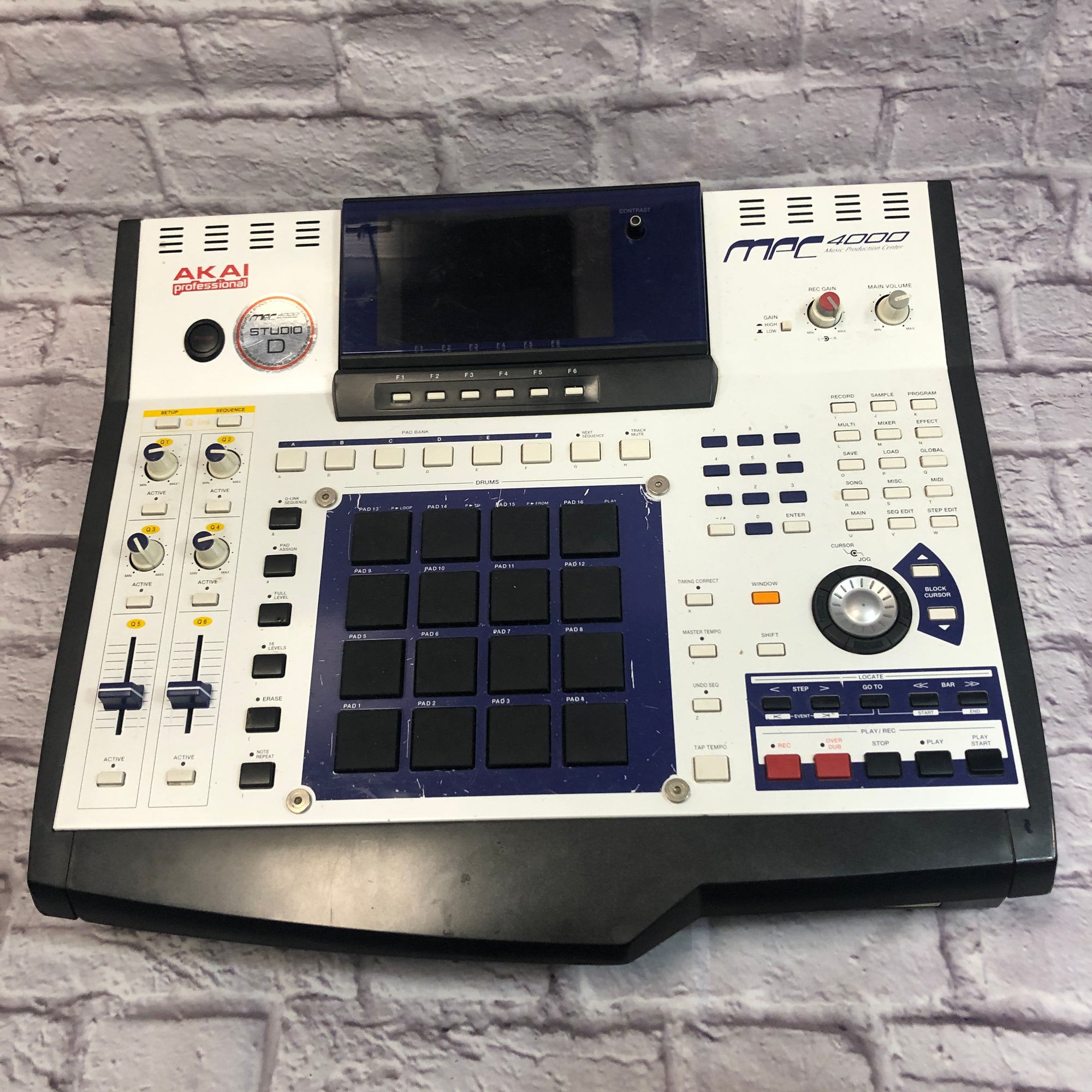 Akai MPC4000 8 Outs USB