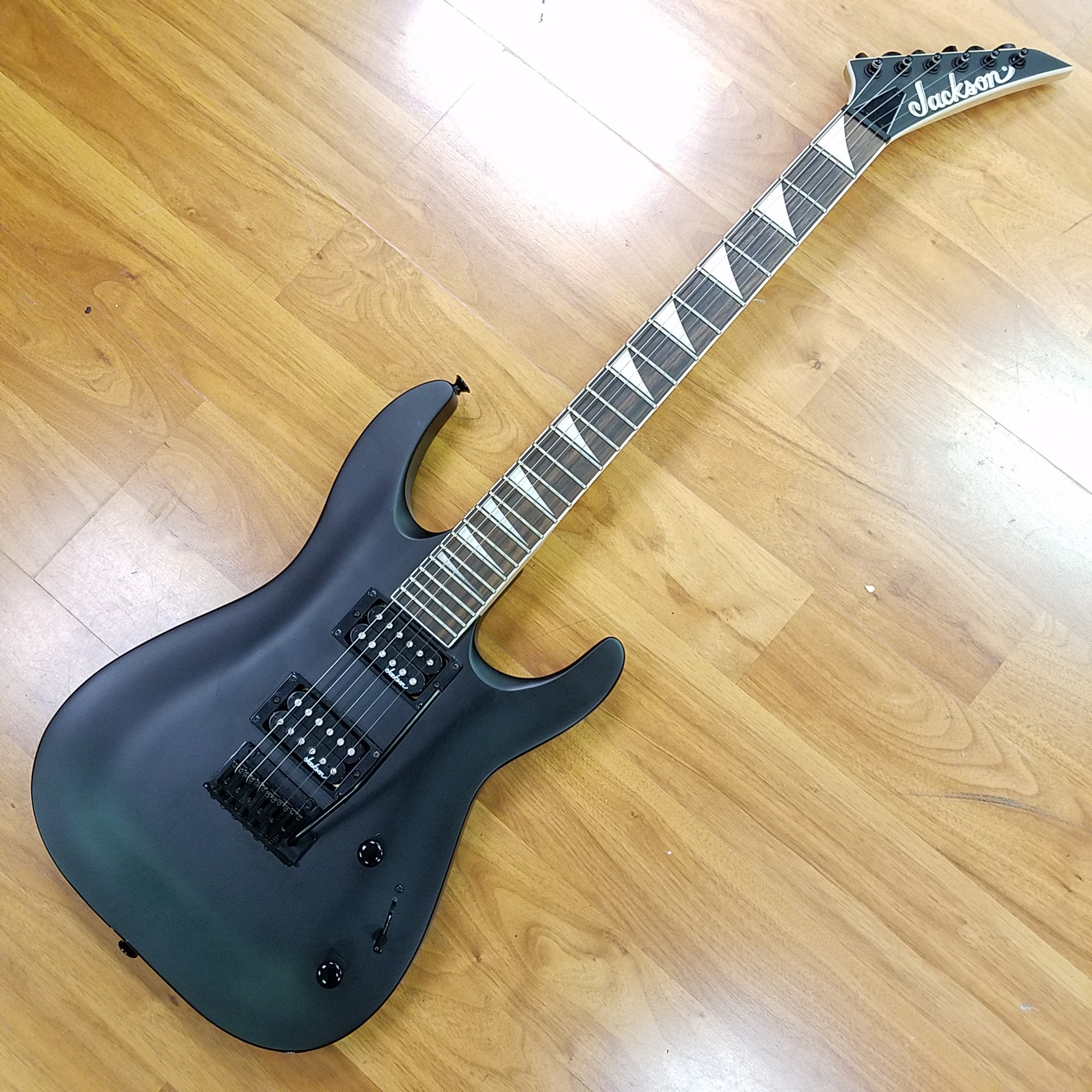 Jackson JS22 Dinky Satin Black - Evolution Music