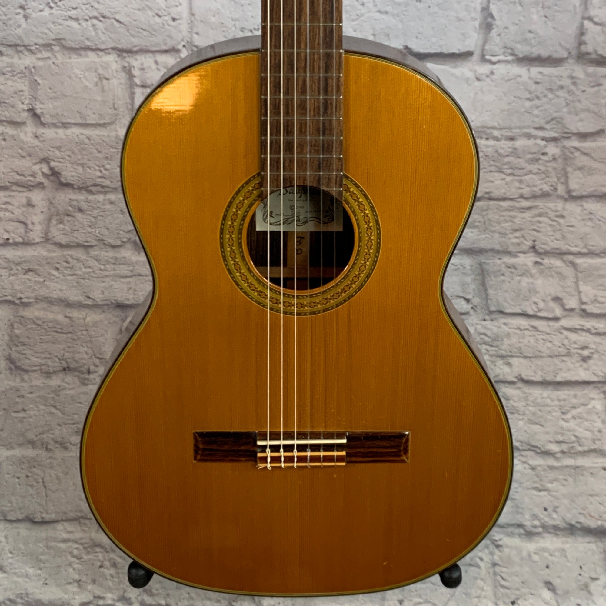 dauphin classical guitar