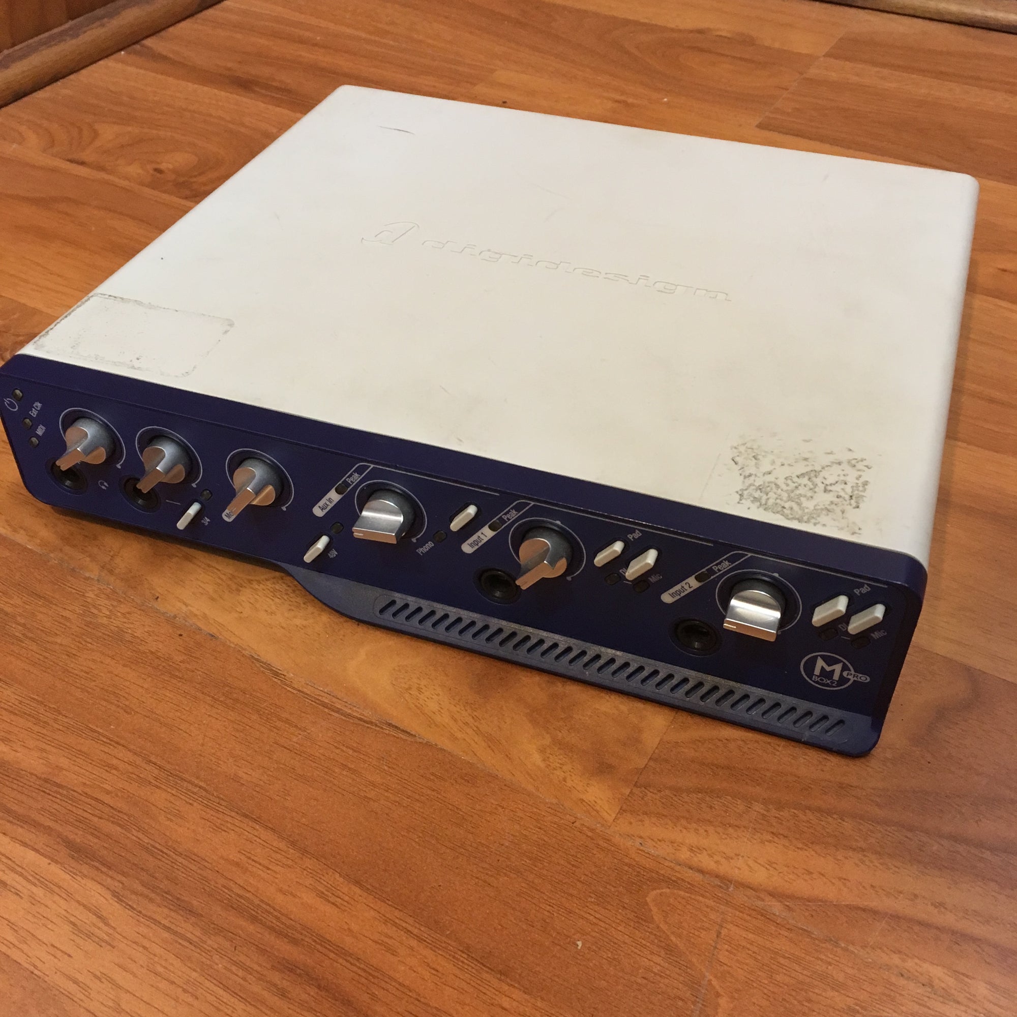 mbox 2 pro power supply