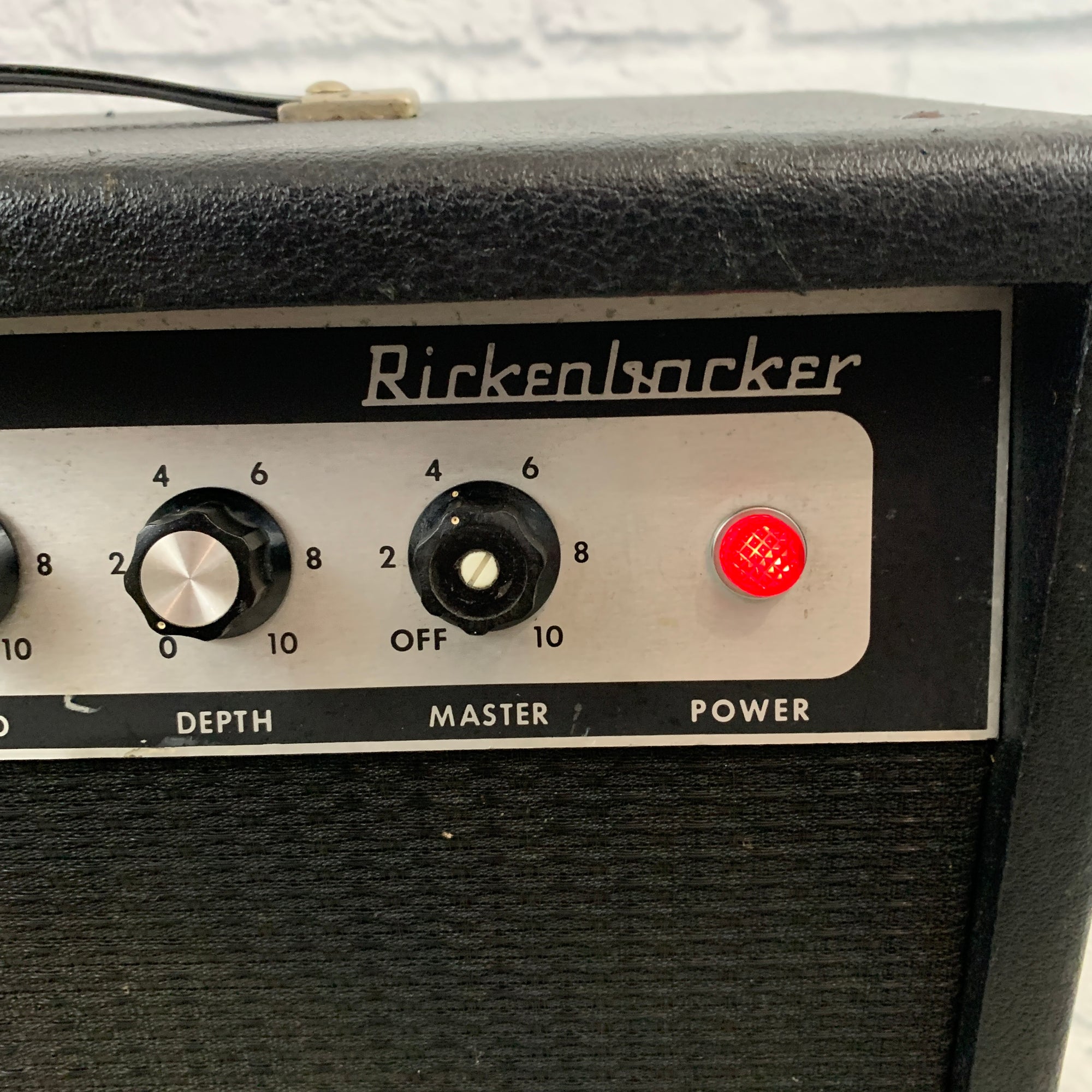 rickenbacker tr7 amp