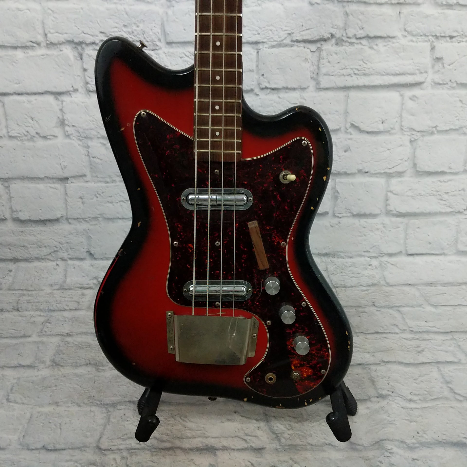 silvertone bass guitar