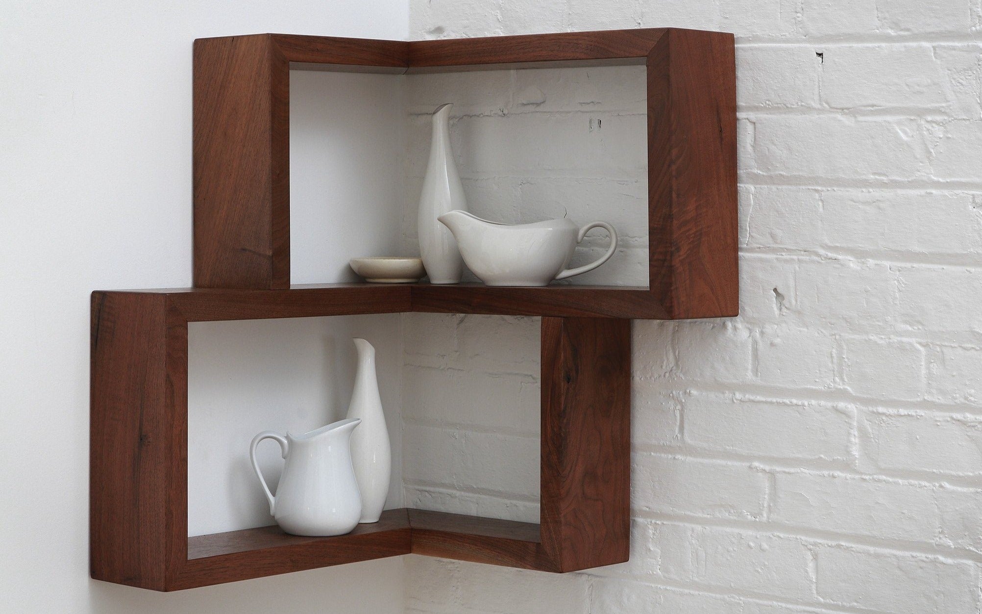 Franklin Shelf Solid Wood Corner Shelf Tronk Design