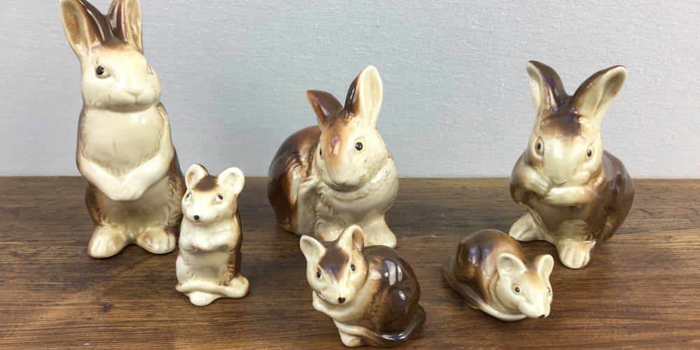 Poole Pottery Tierfiguren mit cremefarbener und brauner Glasur