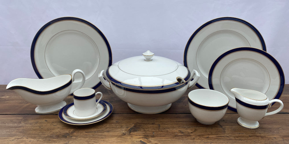 Royal Worcester Howard Bleu Cobalt Garniture Or