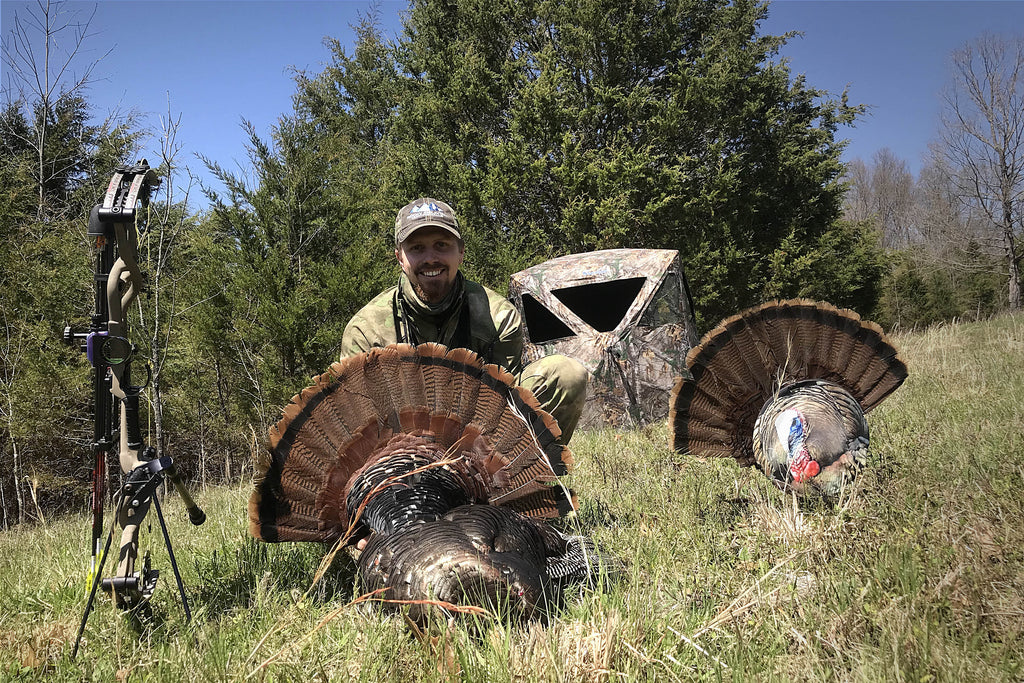 Heads Up Turkey Decoy with Hoyt Bow