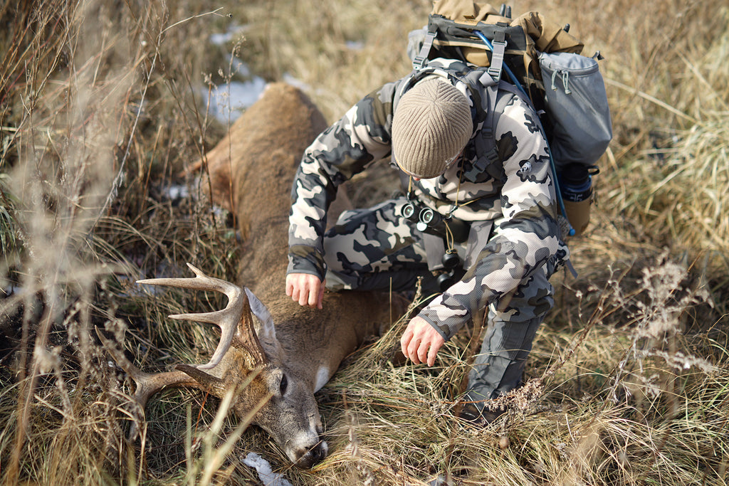 whitetail hunting the rut with a decoy