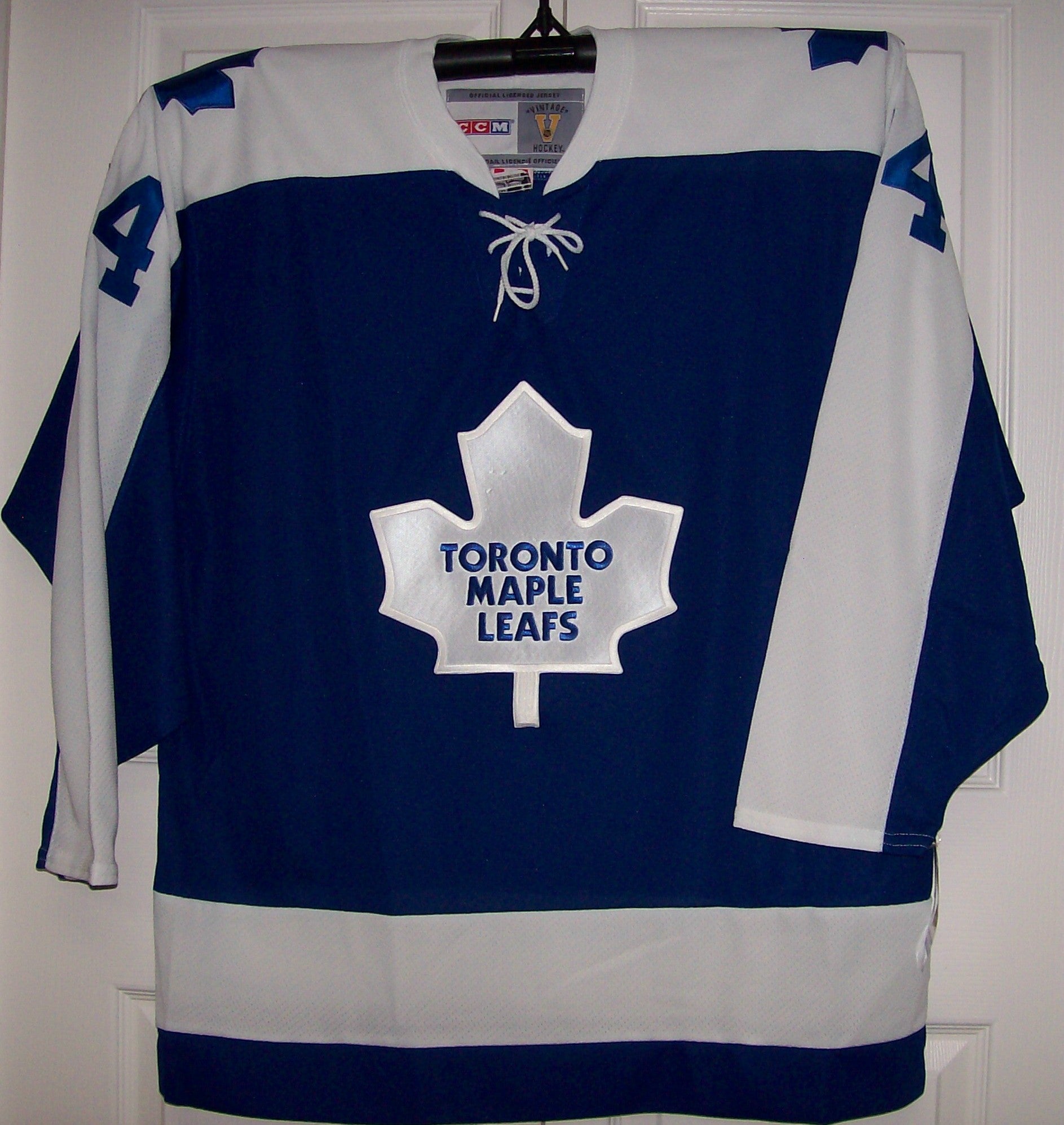 hockey jersey with laces