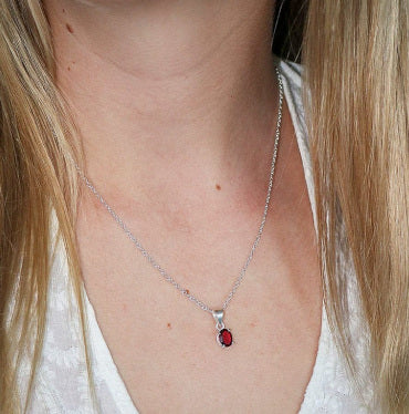 Bijou Garnet pendant