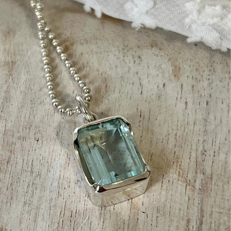 Bold aquamarine pendant