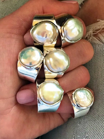 Baroque pearl rings