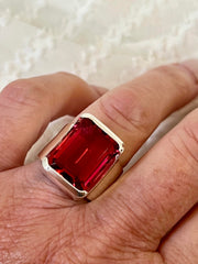 Big Ruby Ring - Desiderate