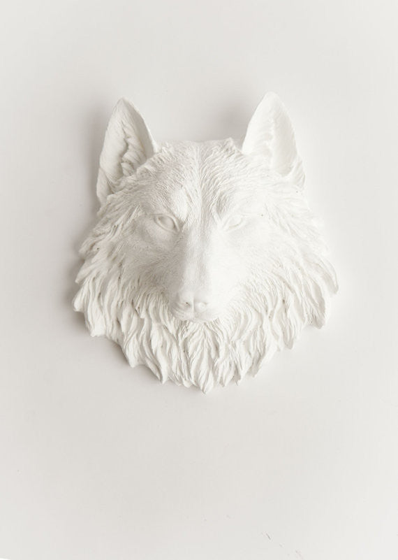 resin wolf head