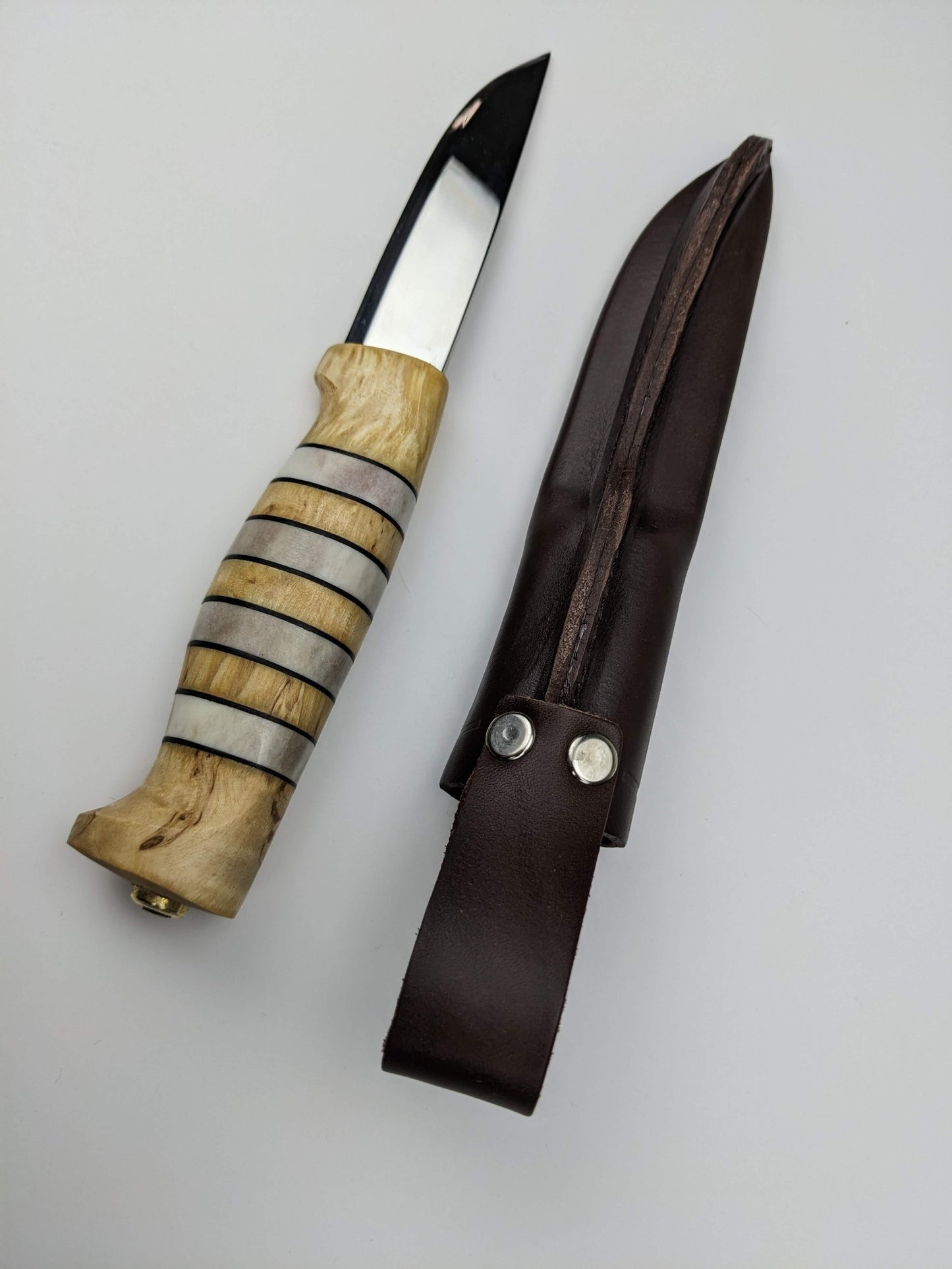 Helle Knives Arv Knife - Birch Wood Handle - Leather Sheath - Made in Norway