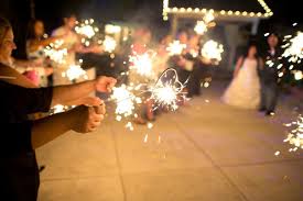 Lighting_a_sparkler_of_unity