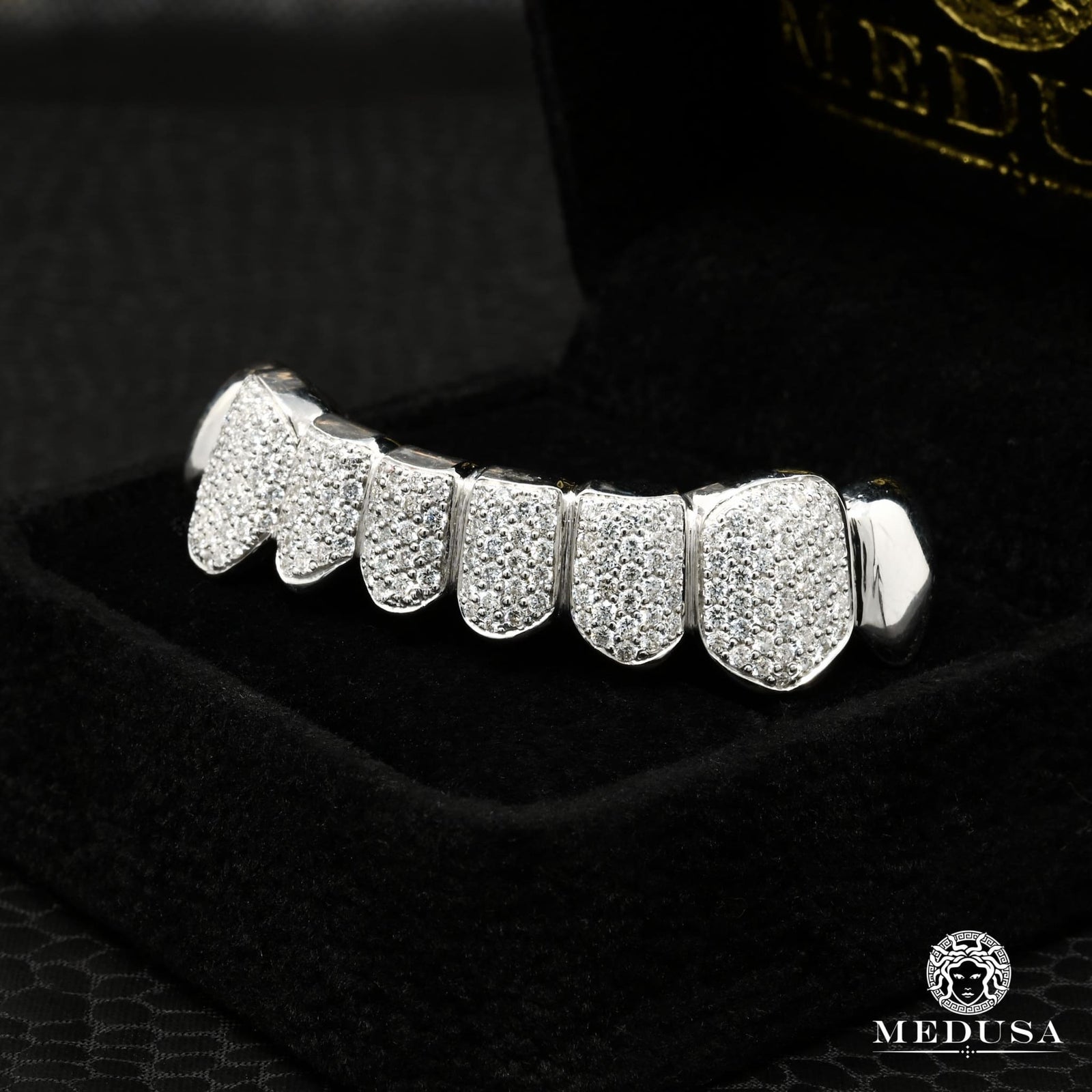 Seis dientes prefabricados en dos tonos con forma irregular en forma de  cruz de diamante Grillz - Dientes Grillz - APORRO