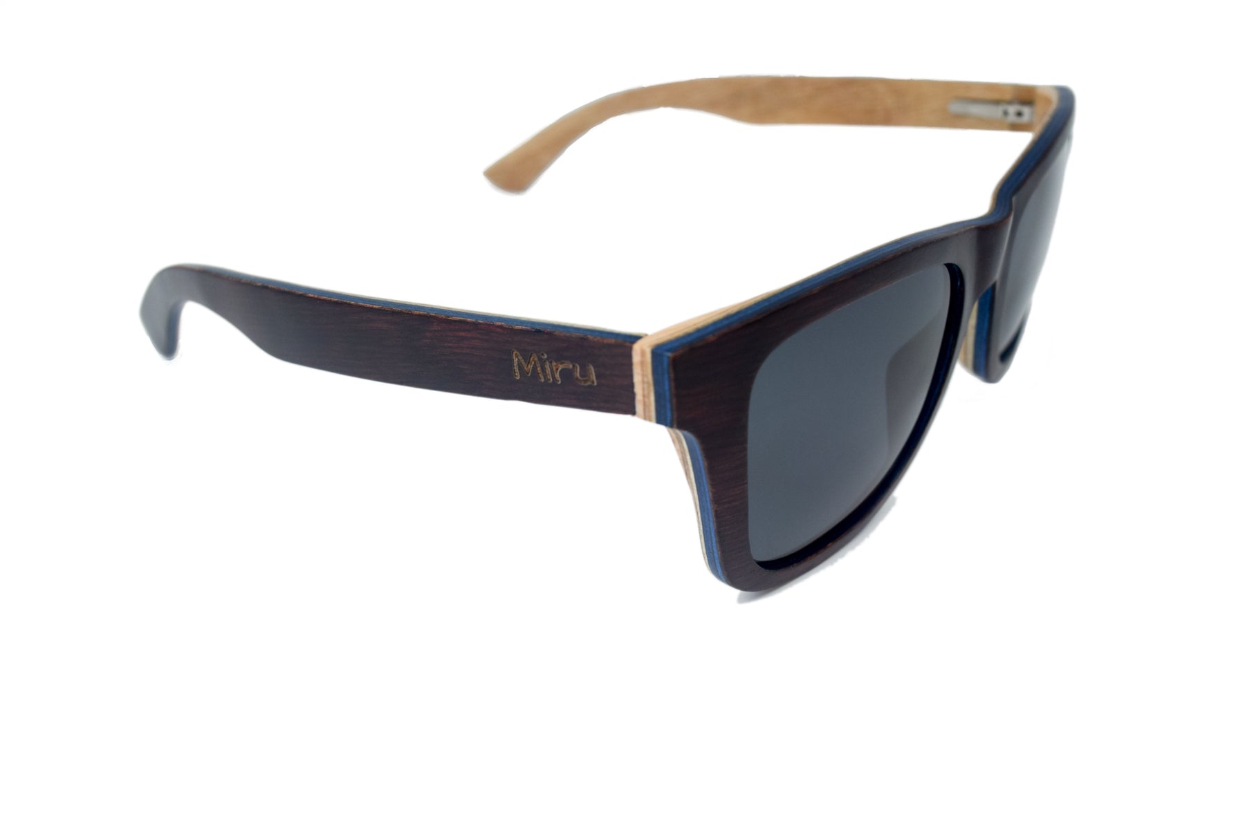 dark wayfarer sunglasses