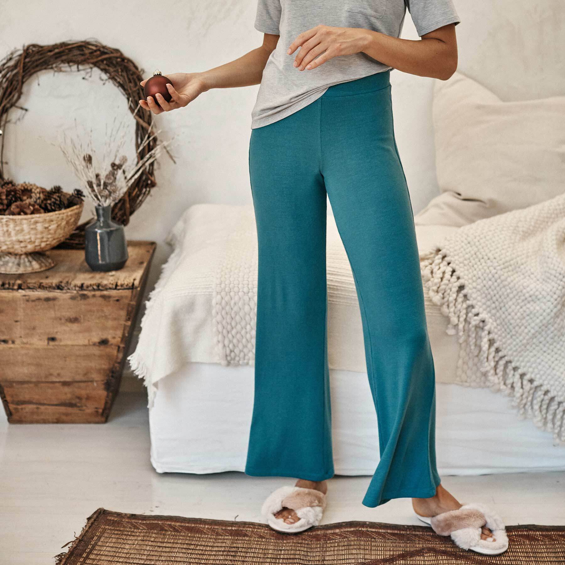 Women's Gauze Cotton Capri Beach Pants with Pockets – J & Ce