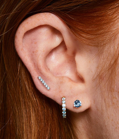 This Ear Cuff fits without piercing the upper cartilage and simulates a  spring ... #cartilage #pierc… | Ear piercing studs, Unique ear piercings,  Upper ear piercing