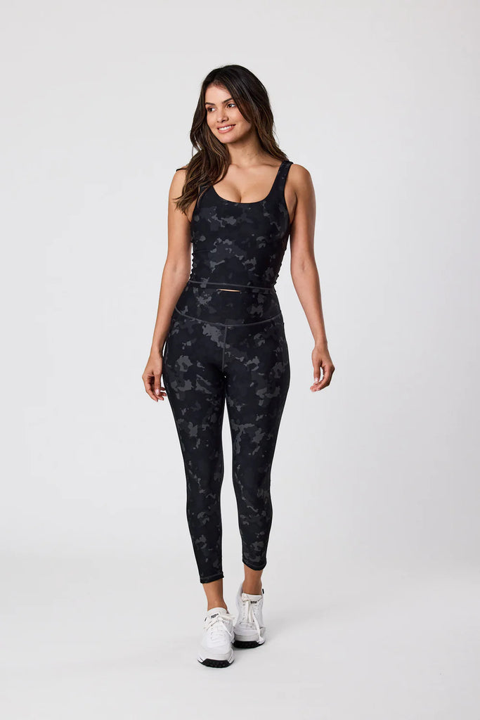 Momentum Cross Over Scrunch Leggings