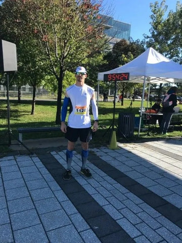 A runner wearing Joocla blue color compression Socks