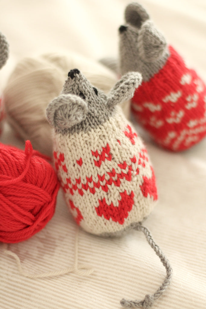 Nordic Christmas Mice PDF Knitting Pattern Say! Little Hen Shop