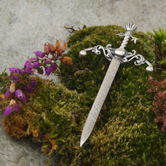 'Blood of my Blood, Bone of my Bone' Outlander inscribed kilt pin