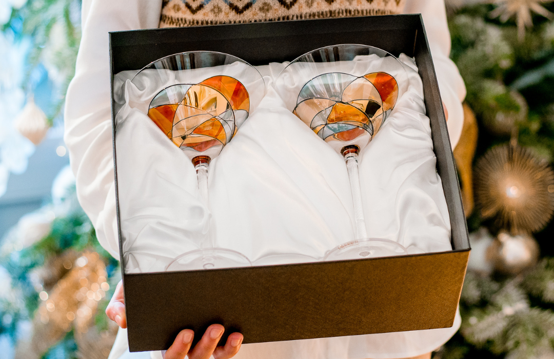 https://cdn.shopify.com/s/files/1/1873/6195/files/Cornet_Barcelona_Sagrada_Martini_Glasses_4.png?v=1636477242