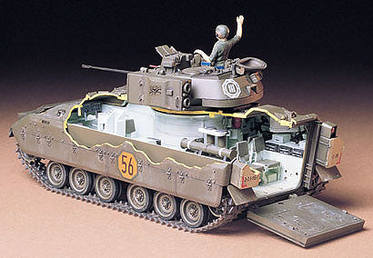 Tamiya 35132, 1:35 Scale, United States M2 Bradley Infantry Fighting Vehicle, Kit