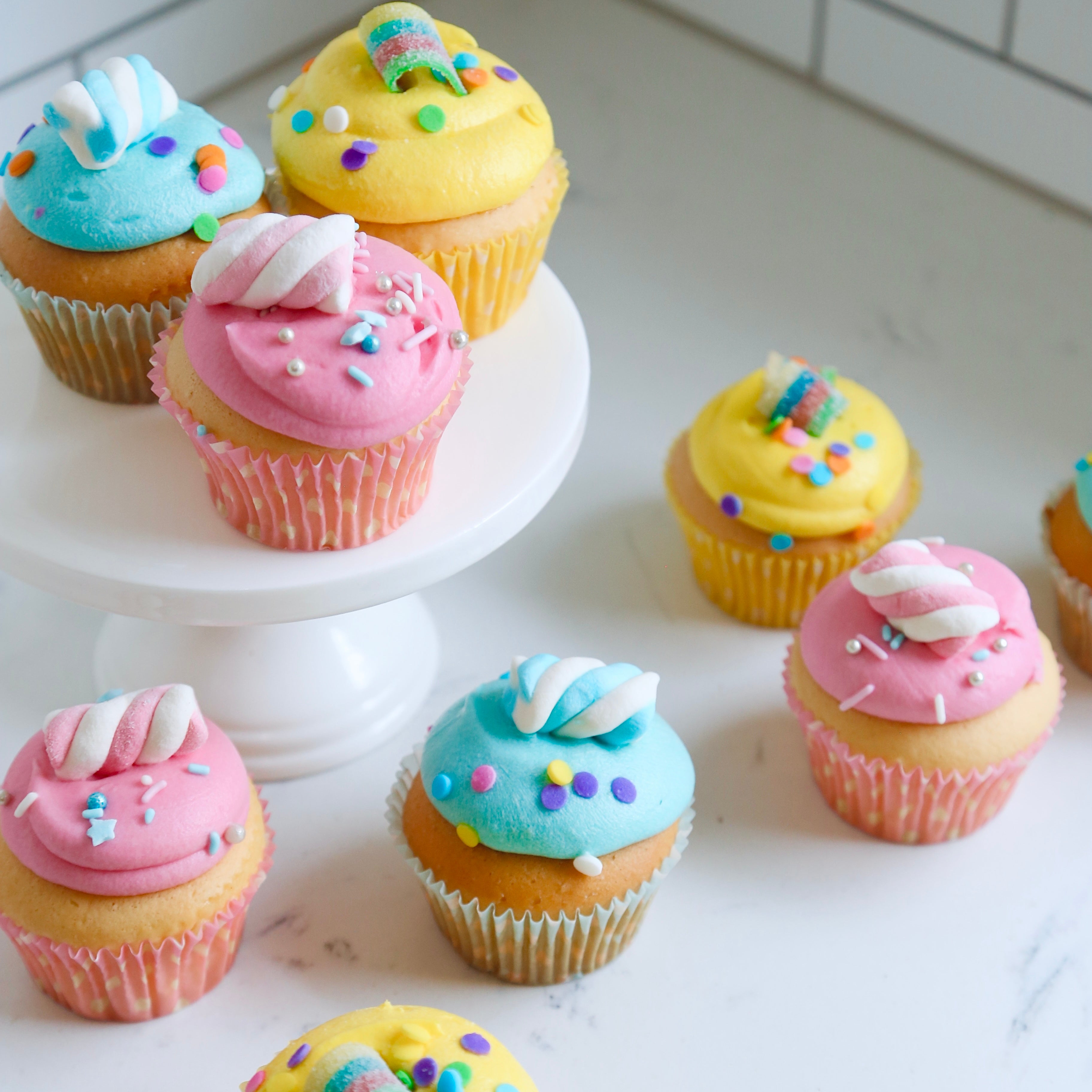 36,276 Cupcake Blue Icing Images, Stock Photos, 3D objects, & Vectors |  Shutterstock