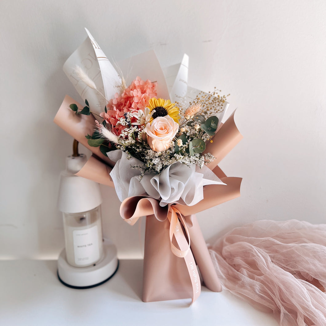 Everlasting Flower Bouquet Coral Peach | Pretty Graduation Flowers – First  Sight Singapore