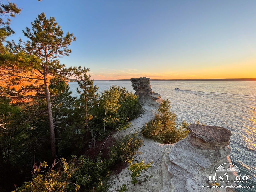 What to See and Do in Pictured Rocks National Lakshore