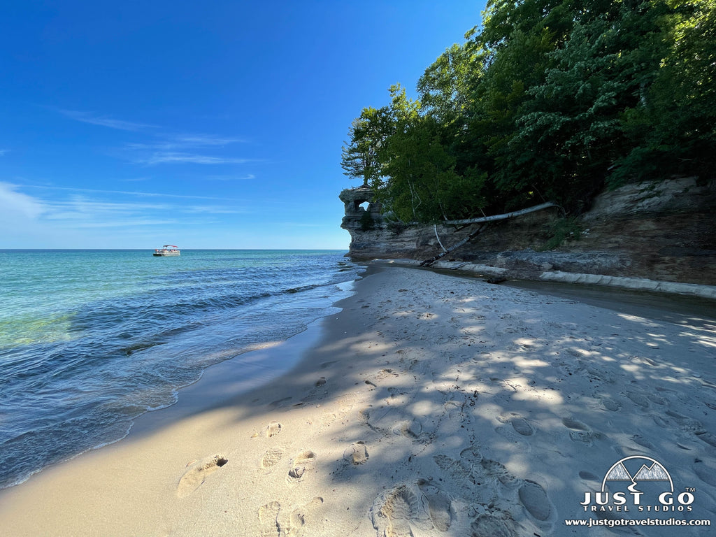 What to See and Do in Pictured Rocks National Lakshore