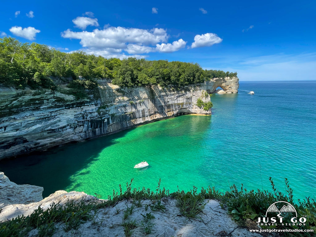 What to See and Do in Pictured Rocks National Lakshore