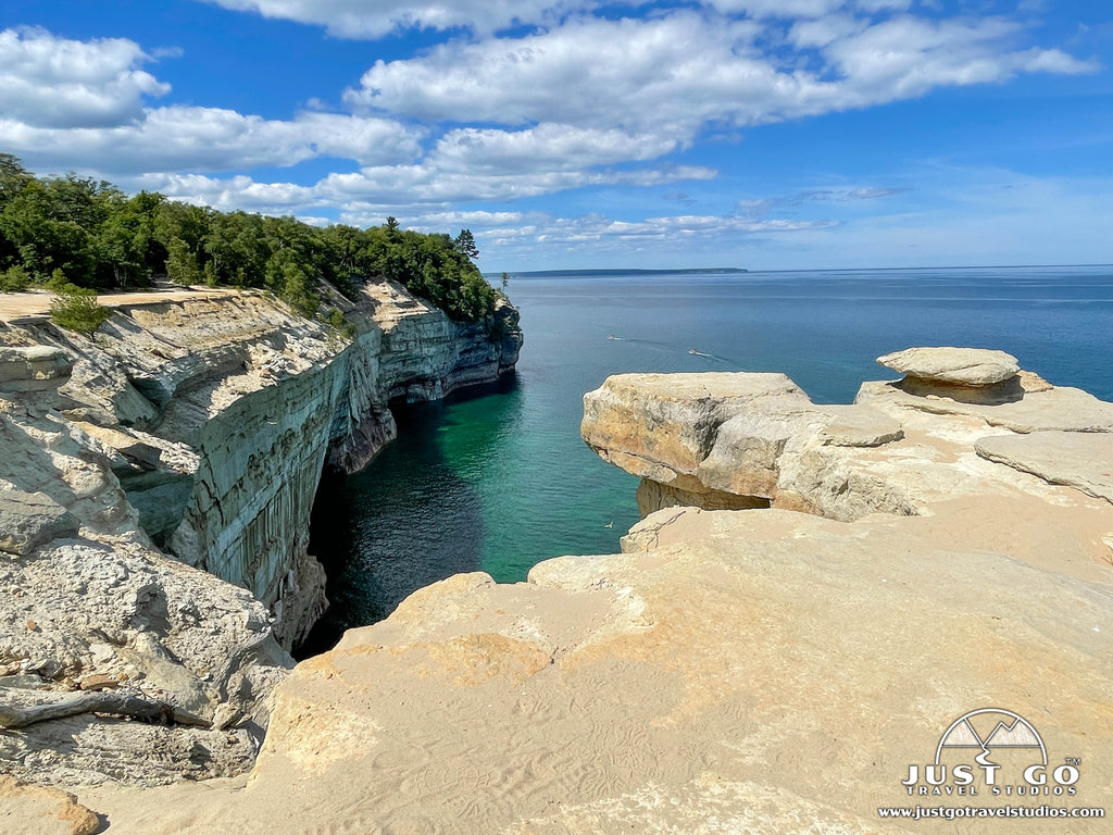 What to See and Do in Pictured Rocks National Lakshore