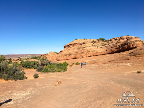 Delicate Arch Trail in Arches National Park