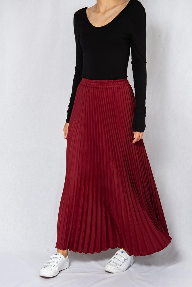 Ladies, Here Are 6 Reasons to Wear Long Skirts!