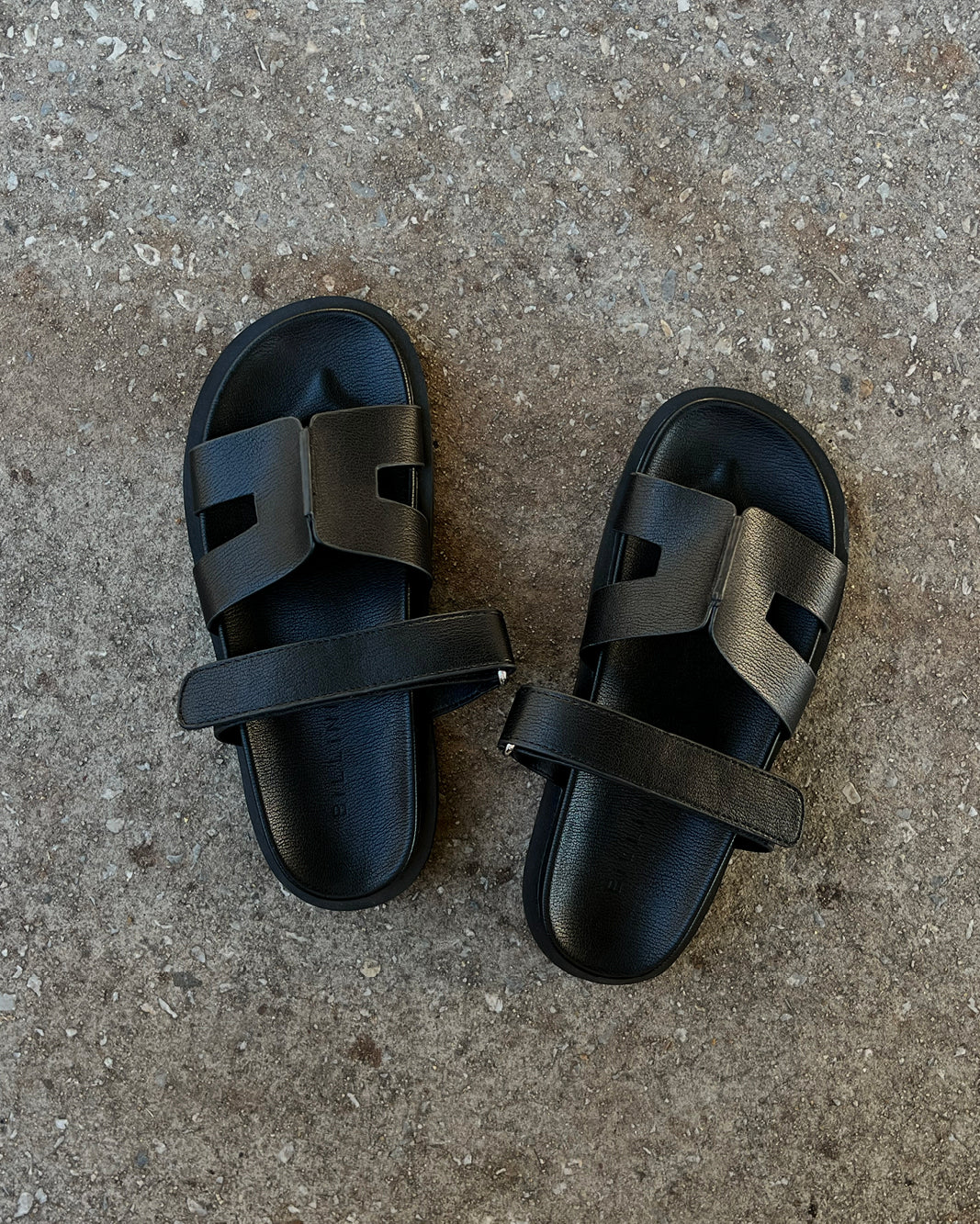 Theon Sandal - Black