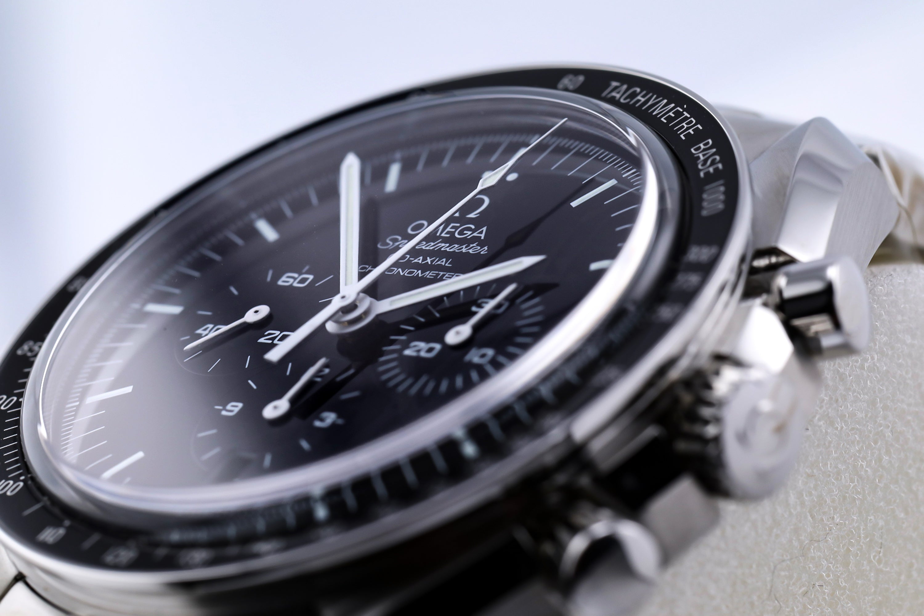 omega speedmaster enamel dial