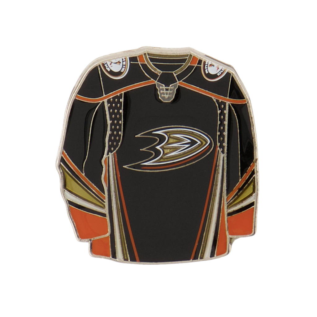 https://cdn.shopify.com/s/files/1/1880/7069/products/NHL-DucksJerseyPin_DUCJPD__01_1024x.jpg?v=1640809530