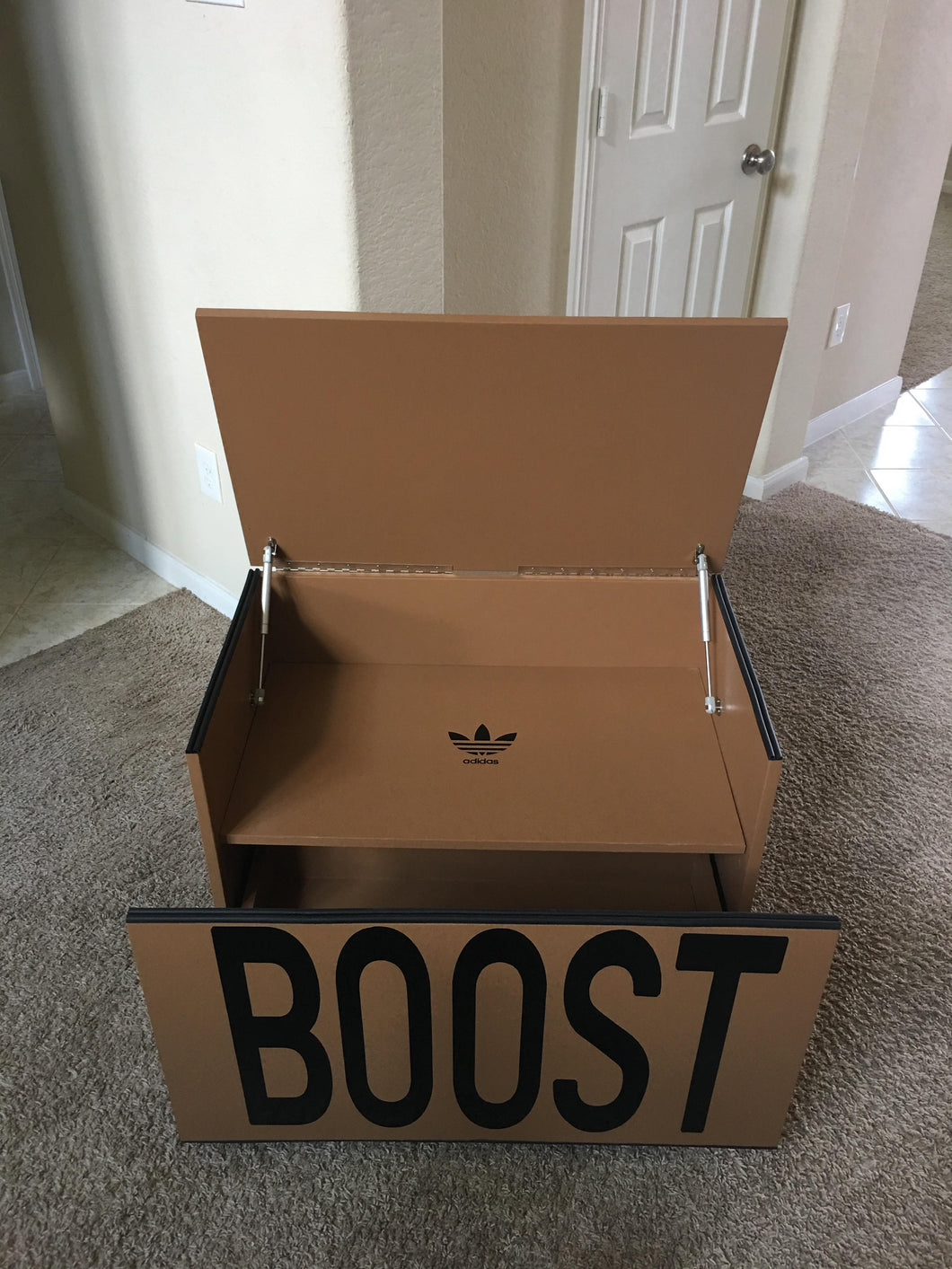 yeezy shoe box
