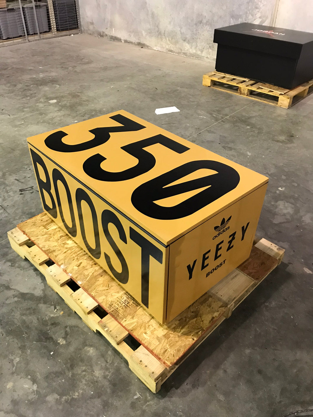 yeezy shoe box