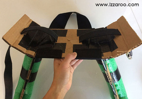 IZZAROO - DIY Flying Astronaut Halloween Costume