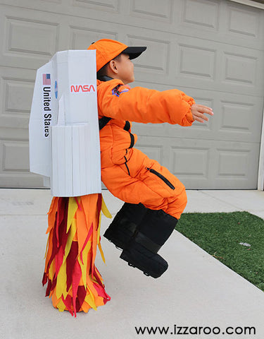 IZZAROO - DIY Flying Astronaut Halloween Costume