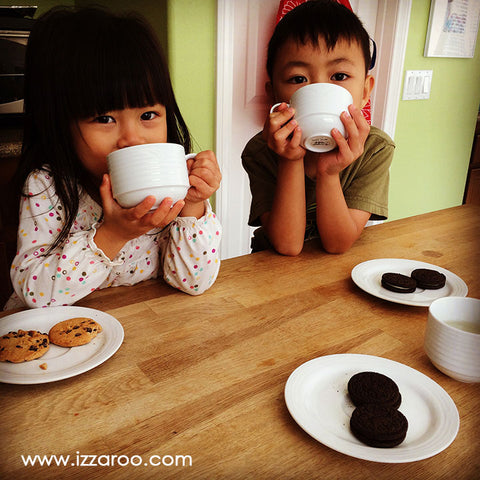 IZZAROO - Tea party with kids